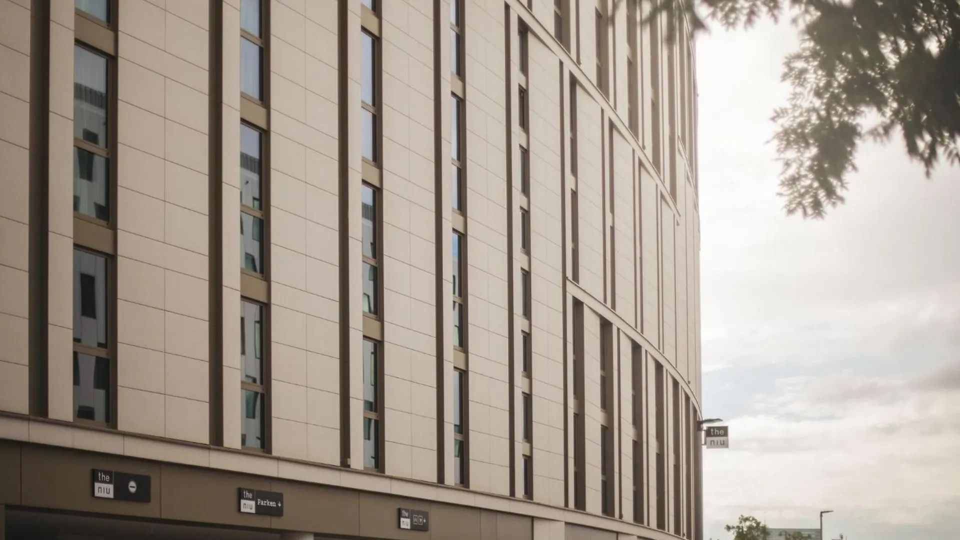 מלון Holiday Inn - The Niu Tab Dusseldorf Main Station By Ihg